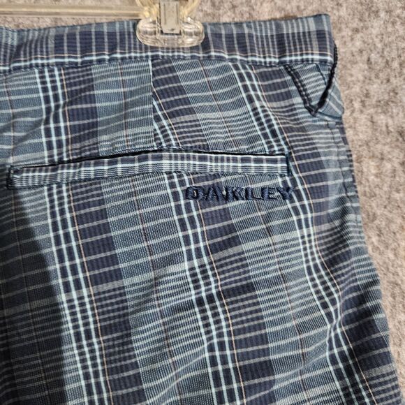 Oakley Shorts Mens 38 Blue Plaid Flat Front Casual Outdoor Golf Stretch Pockets - Picture 3 of 8